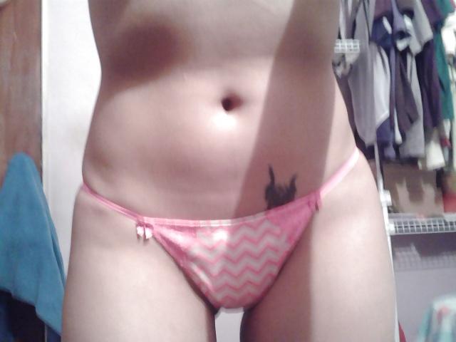 24P Cameltoe mari 