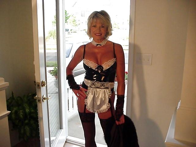 25P Fur coat lady plays maid