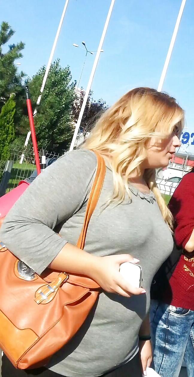 25P Spy old + young sexy bust romanian