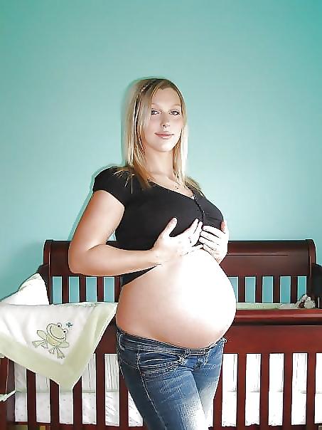 25P Enceinte Ventre nue - Naked pregnant belly 3