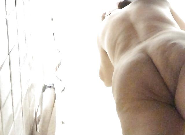 7P Candid bend over asian granny saggy tits