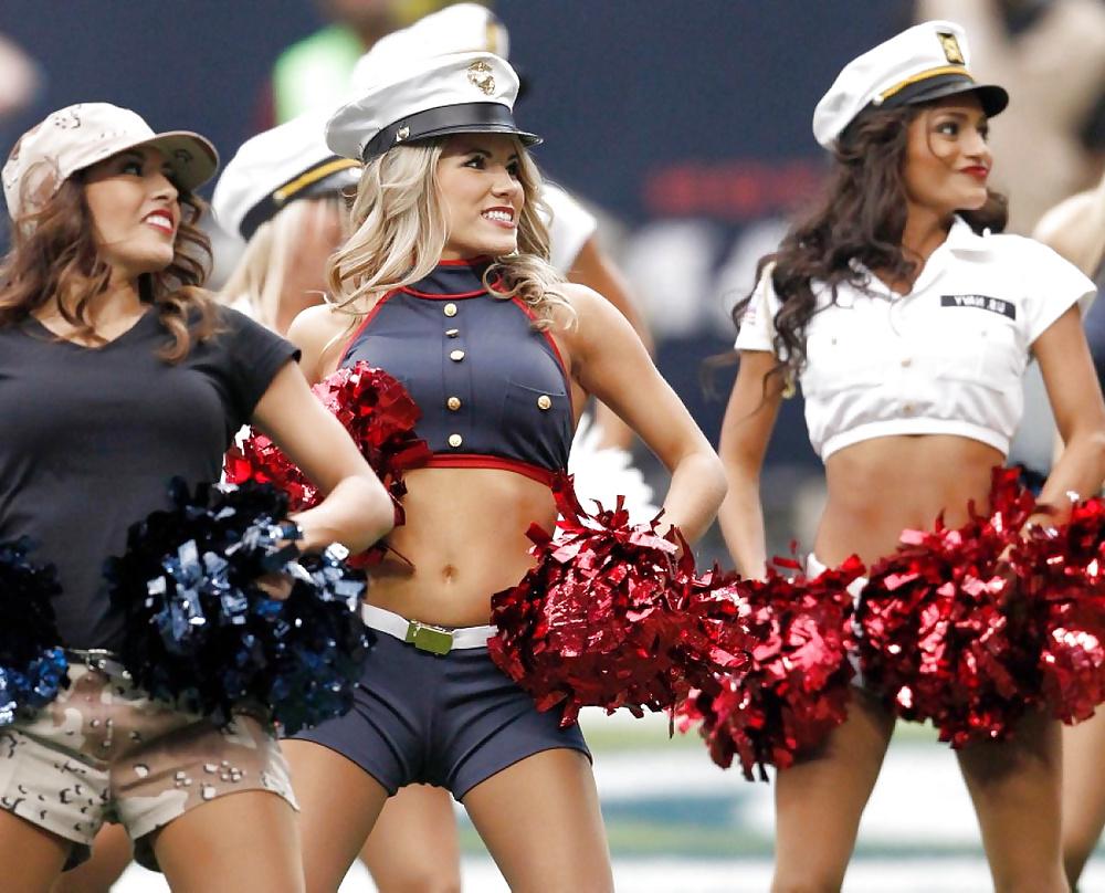 25P NFL Cheerleaders - pantyhose and camel toes (Non Nude)