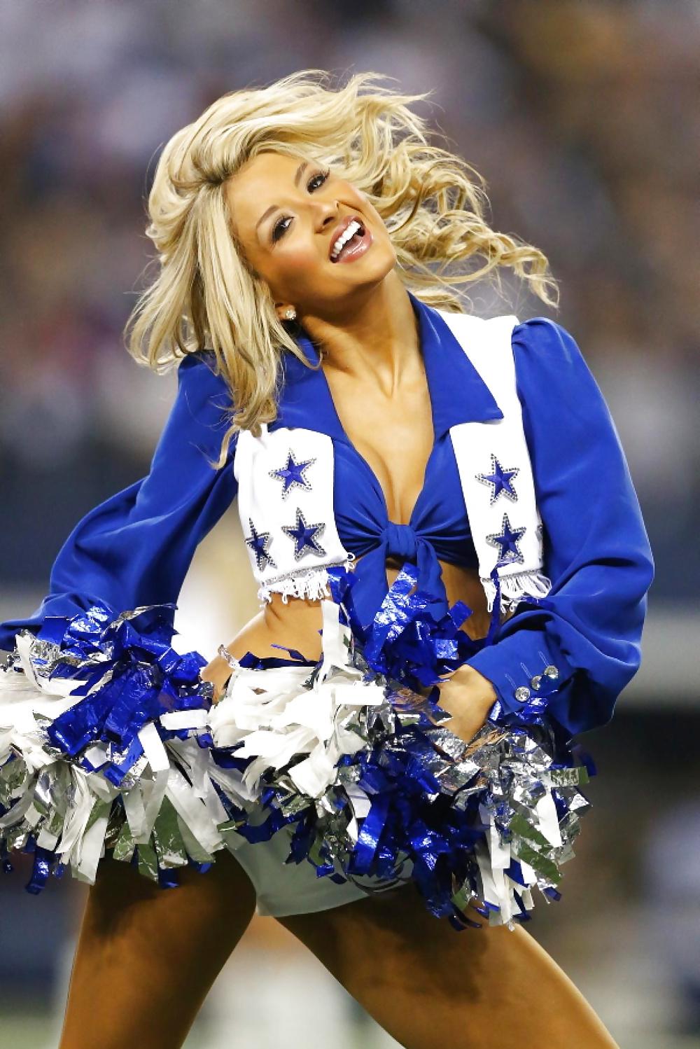 25P NFL Cheerleaders - pantyhose and camel toes (Non Nude)