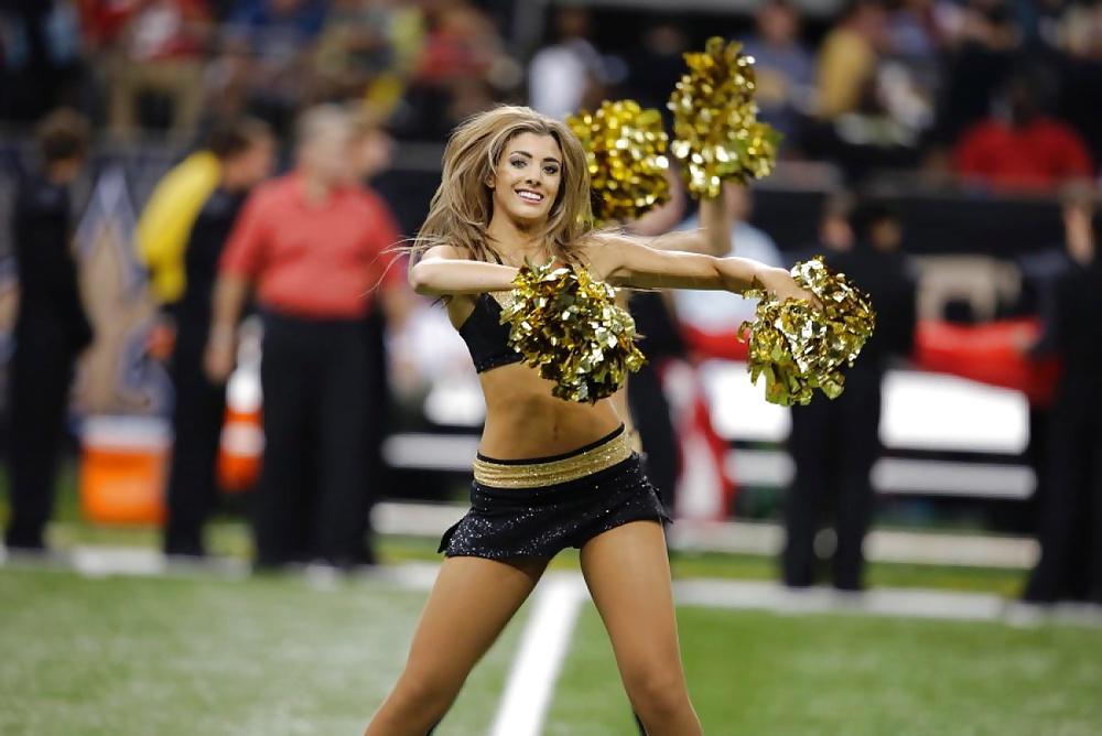 25P NFL Cheerleaders - pantyhose and camel toes (Non Nude)