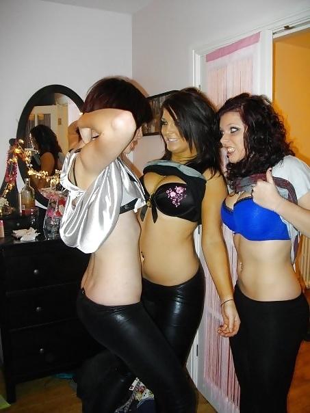 25P Teens and Ladies in skintight leather, jeans, sweatpants