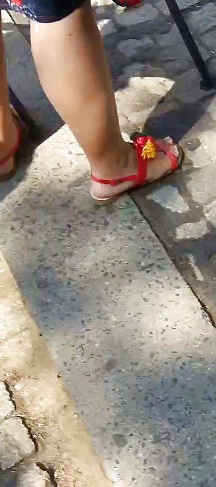 25P Spy sexy toenails and legs old + young romanian