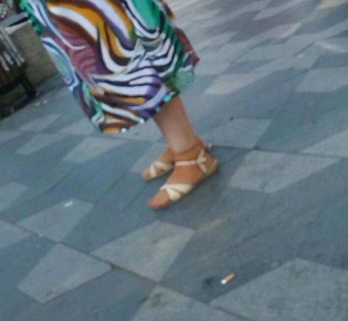 25P Spy sexy toenails and legs old + young romanian
