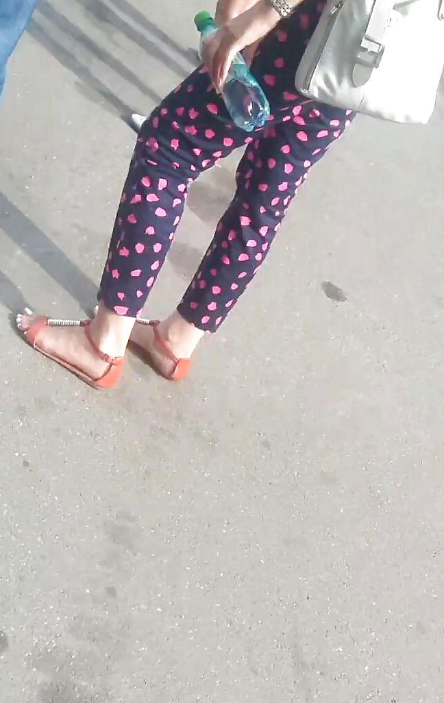 25P Spy sexy toenails and legs old + young romanian