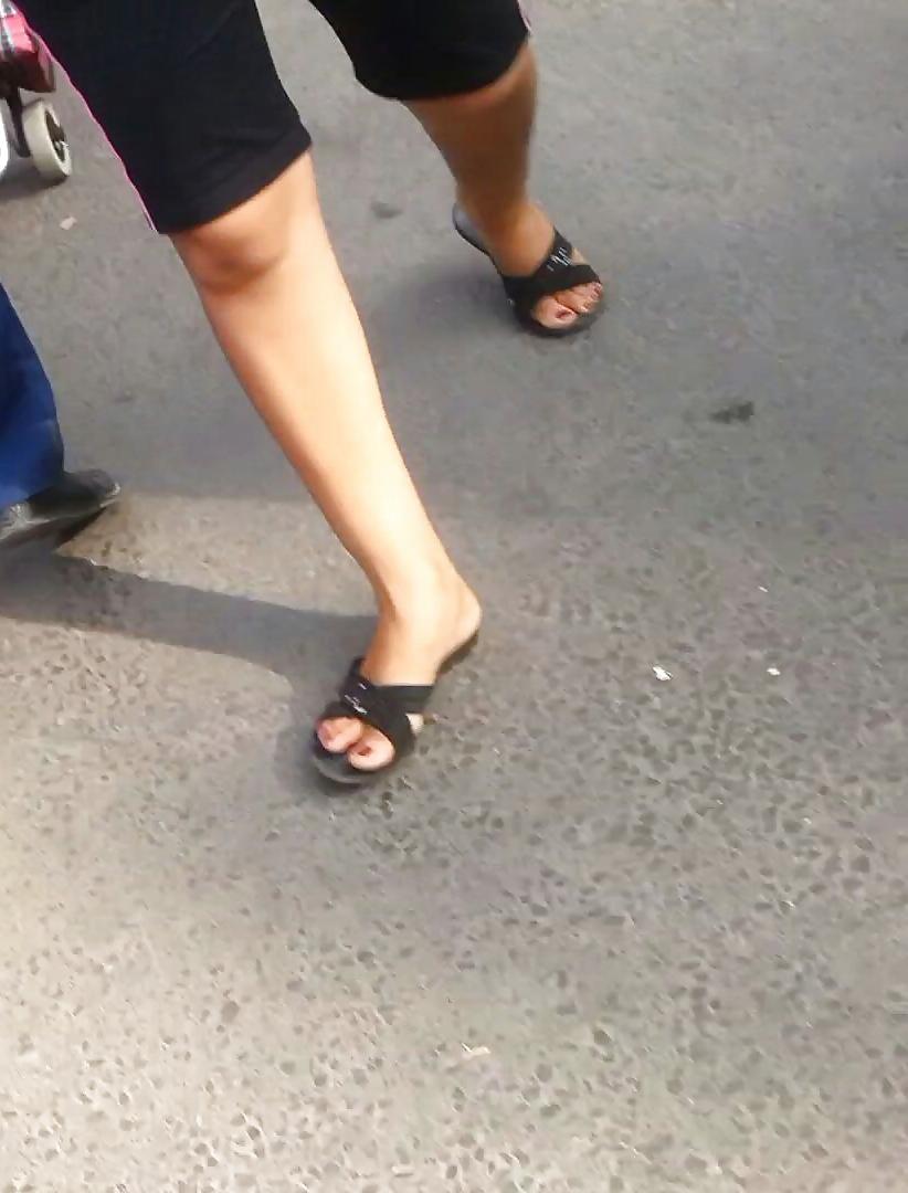 25P Spy sexy toenails and legs old + young romanian