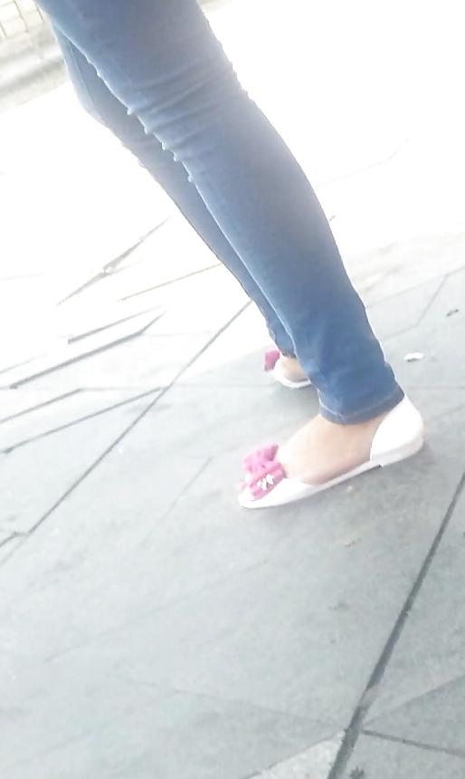 25P Spy sexy toenails and legs old + young romanian