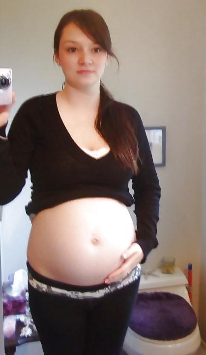 25P Enceinte Ventre nue - Naked pregnant belly