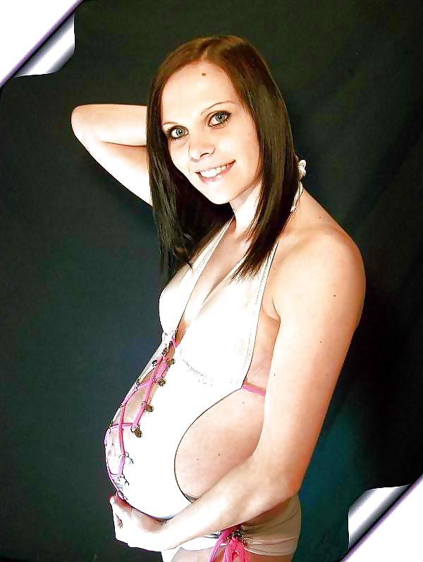 25P Enceinte Ventre nue - Naked pregnant belly