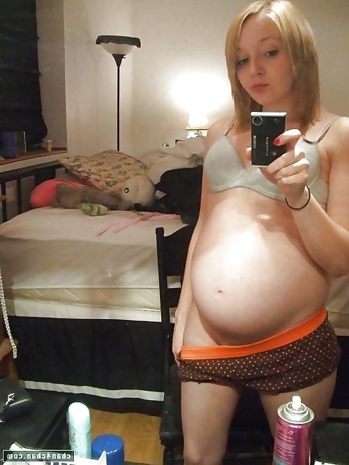 25P Enceinte Ventre nue - Naked pregnant belly