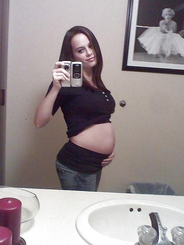 25P Enceinte Ventre nue - Naked pregnant belly