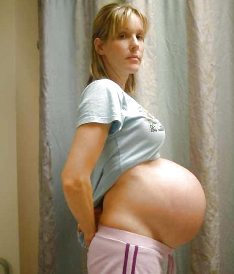 25P Enceinte Ventre nue - Naked pregnant belly