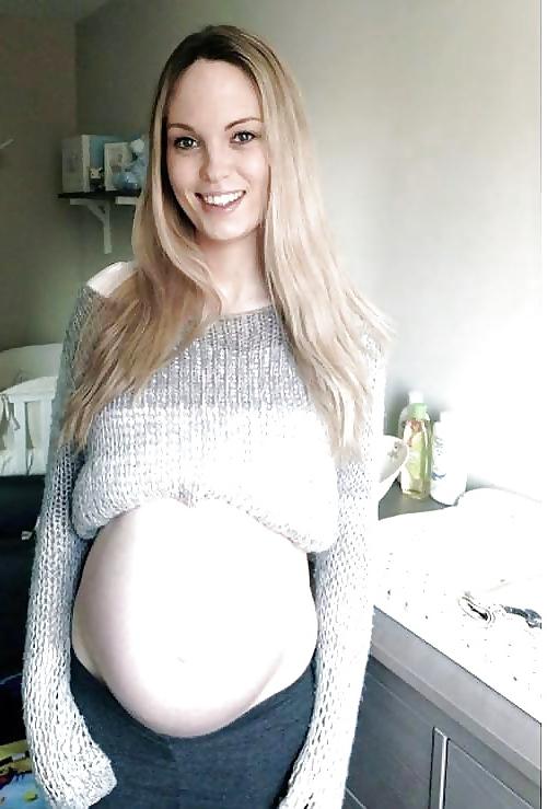 25P Enceinte Ventre nue - Naked pregnant belly