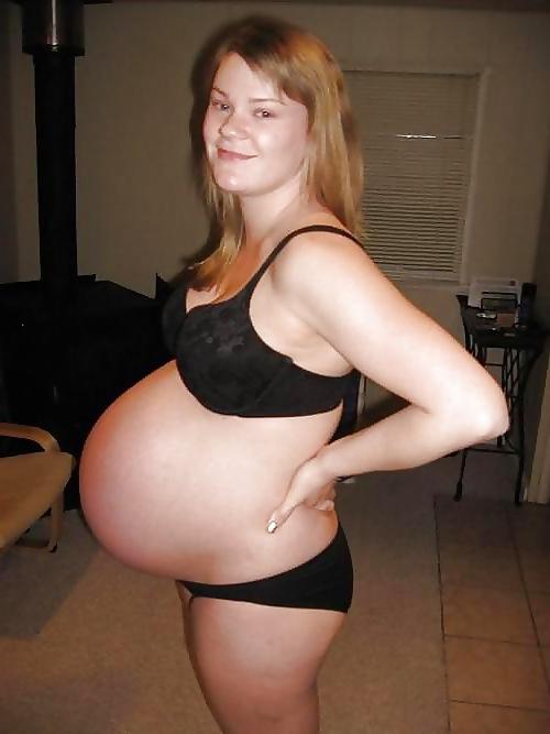 25P Enceinte Ventre nue - Naked pregnant belly