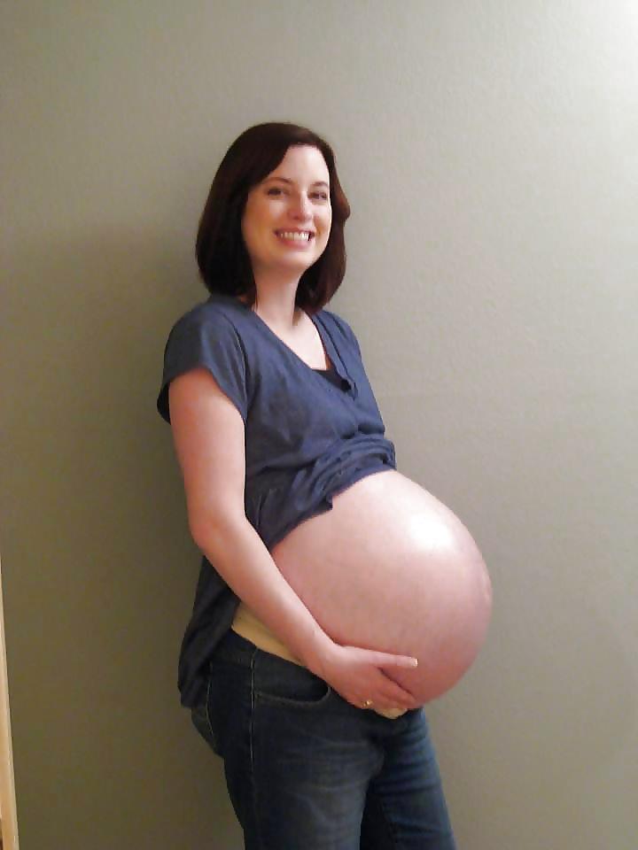25P Enceinte Ventre nue - Naked pregnant belly
