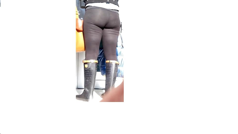 13P Mature women legs and asses 2