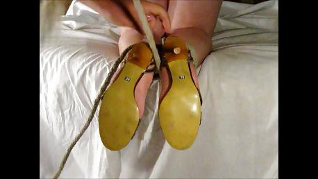 21P BARE FEET CANING