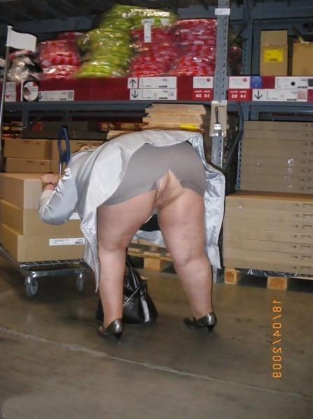 25P She Loves To Show Off Everywhere