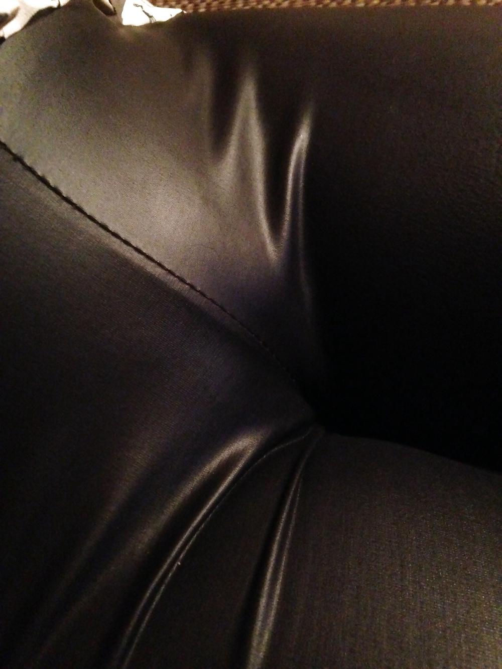 5P Her sexy camel toe in public