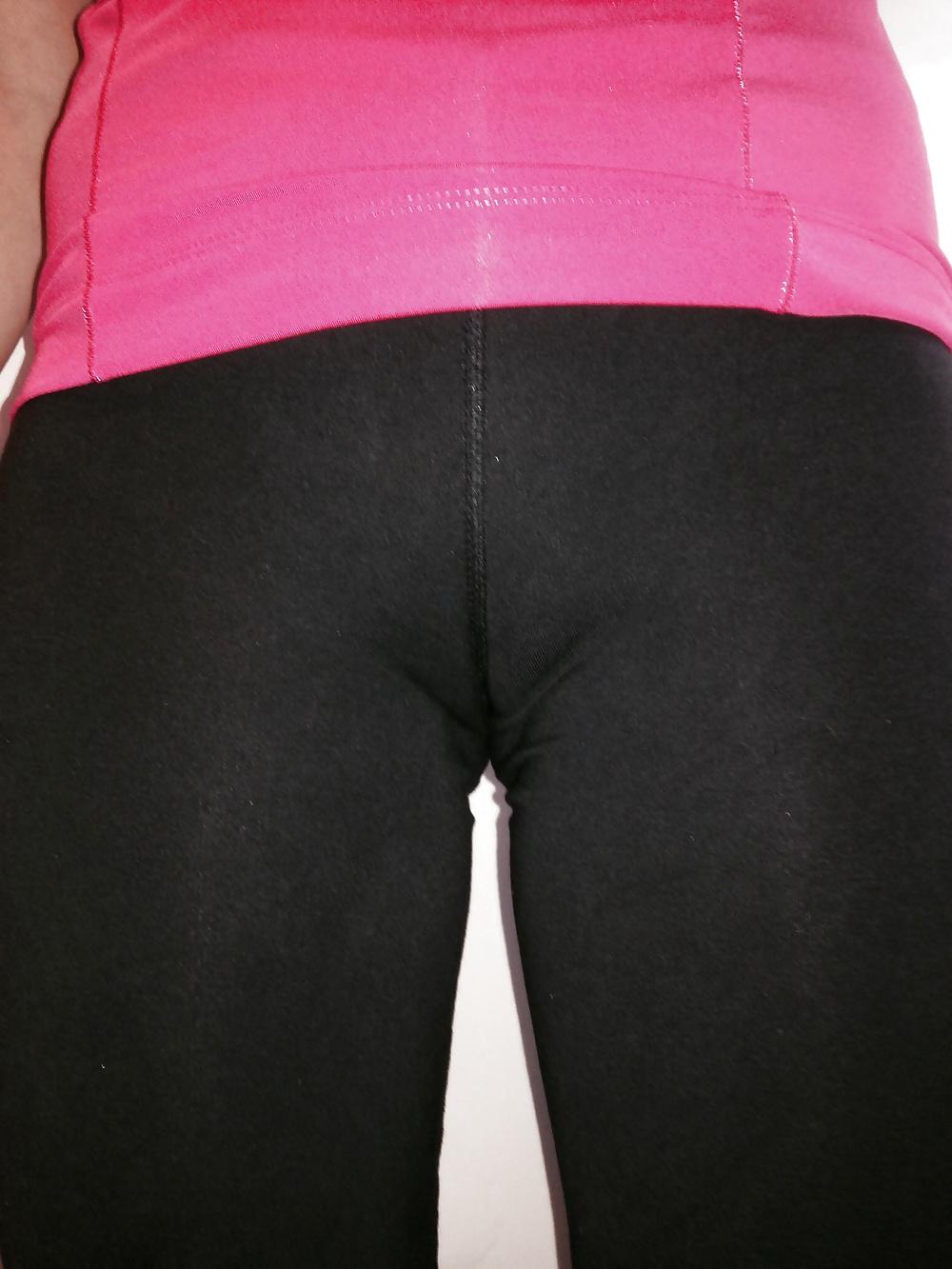5P Her sexy camel toe in public