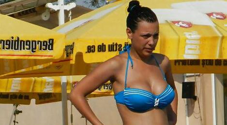 25P Spy old + young sexy bust in pool romanian