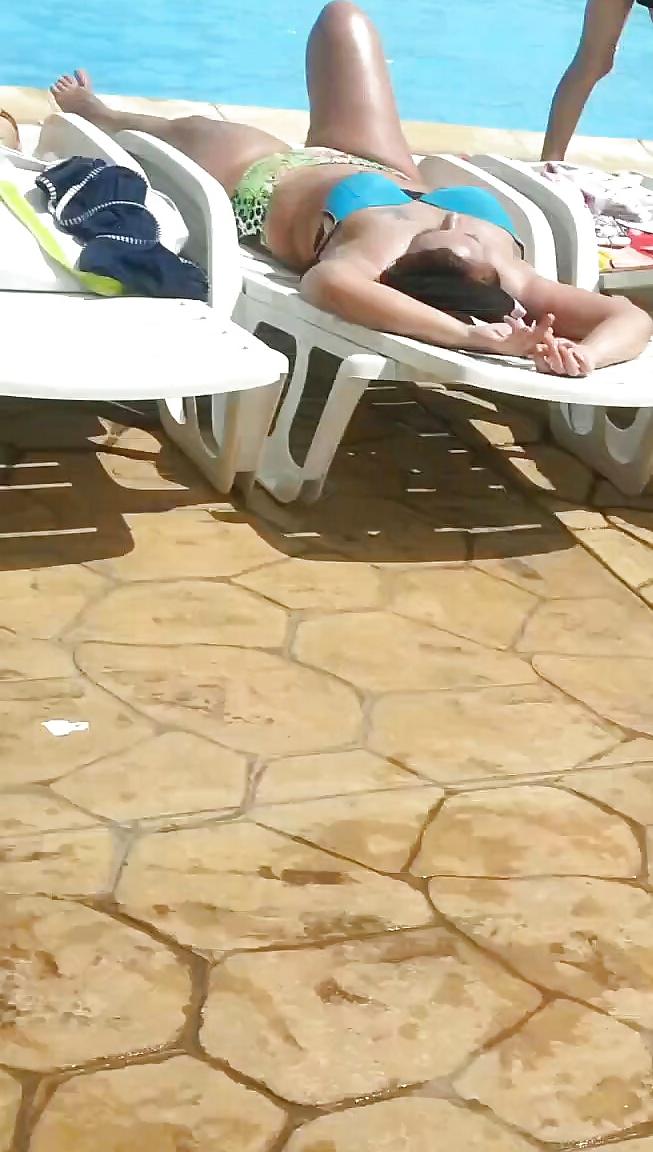 25P Spy old + young sexy bust in pool romanian