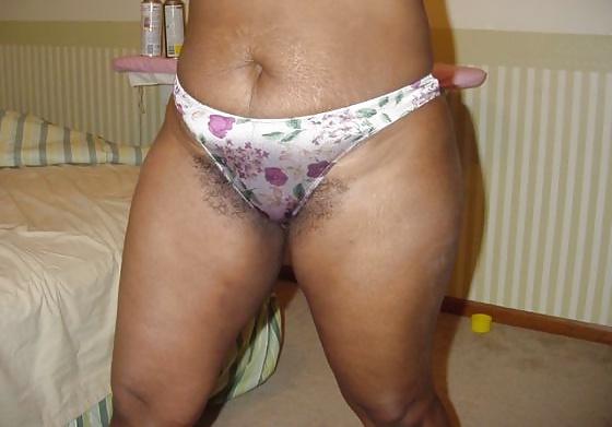 25P Hairy pussy in panties