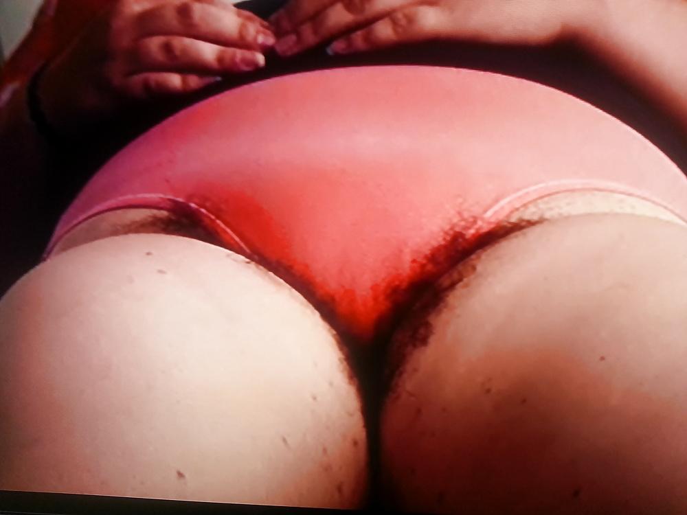 25P Hairy pussy in panties