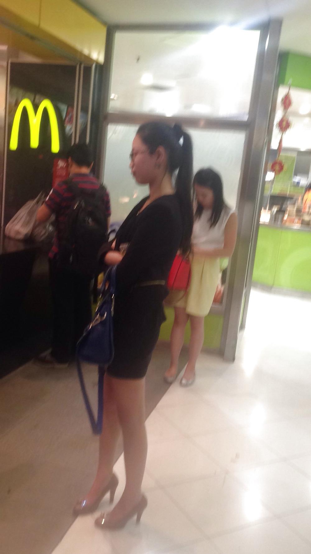 25P Chinese sluts outdoor