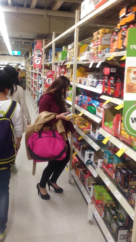 25P Chinese sluts outdoor
