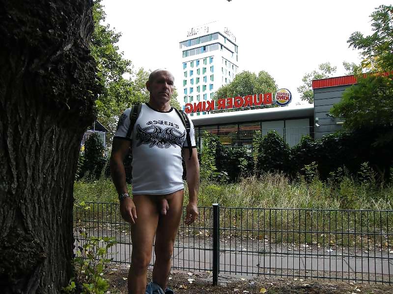 10P Berlin - fast ganz nackt - 03