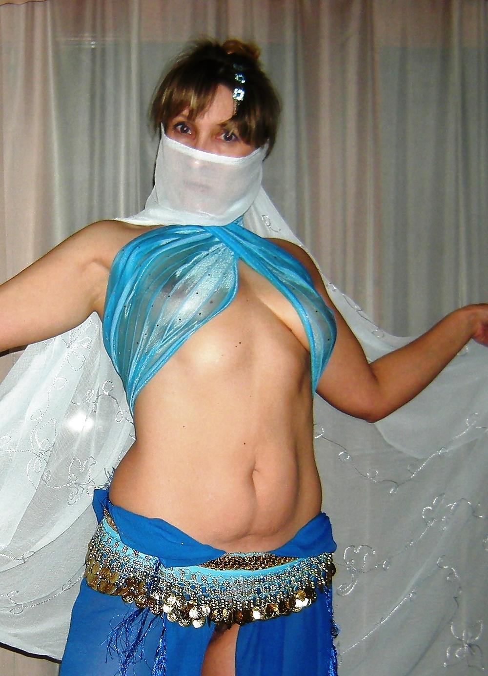 12P Belly dance arab