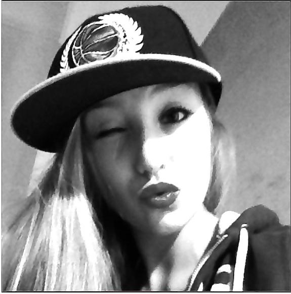 9P Add me Alie :)