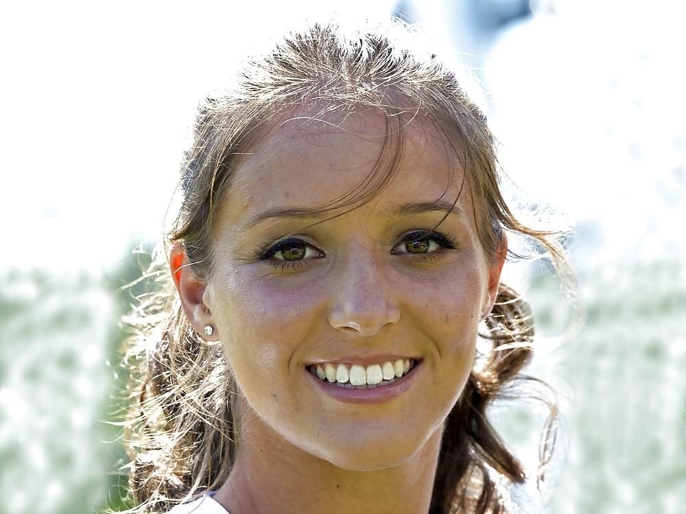 25P Laura Robson