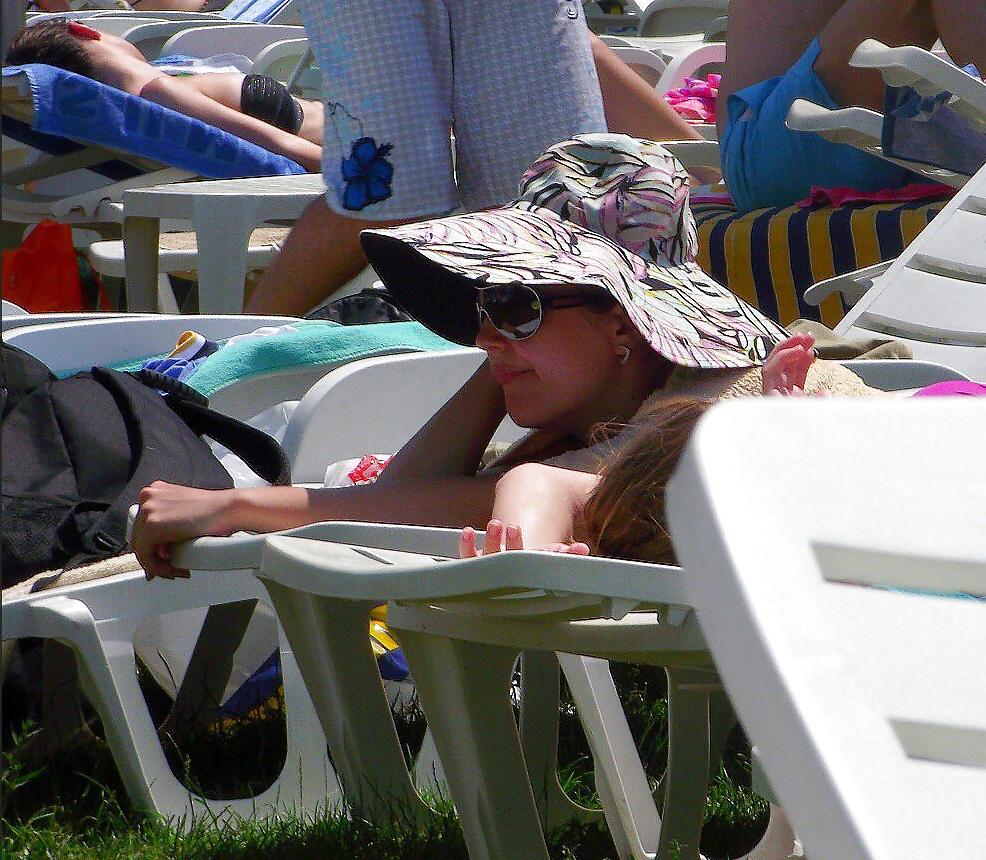 25P Spy sexy teens in pool romanian