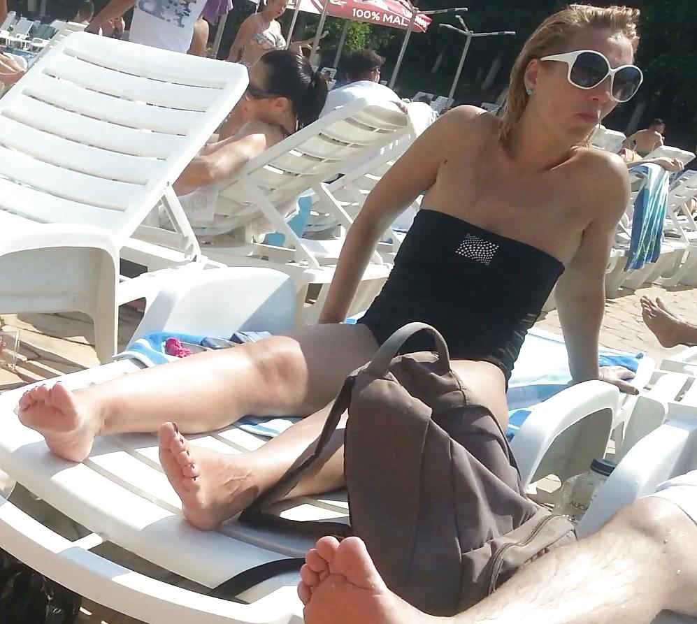 25P Spy sexy teens in pool romanian