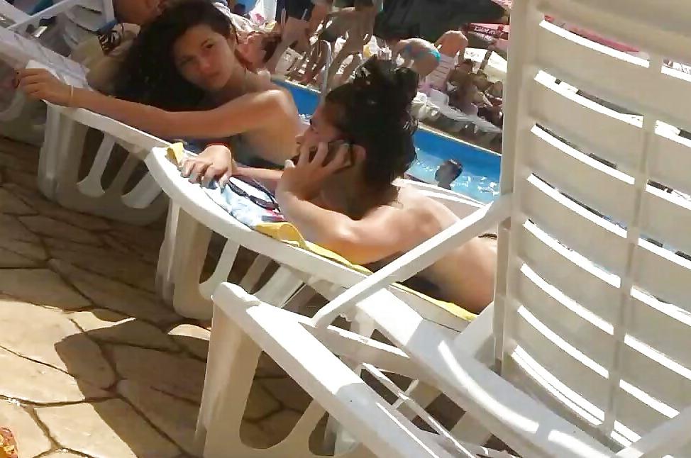 25P Spy sexy teens in pool romanian