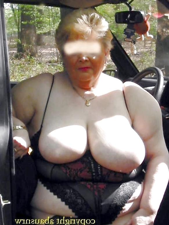 4P Fat America granny in car