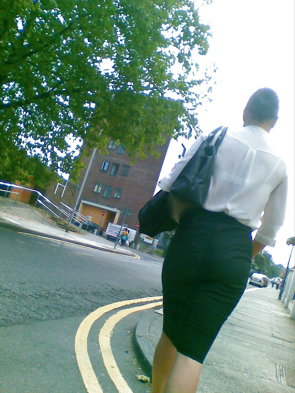 25P Sexy businesswomen with BIG asses in tight skirts