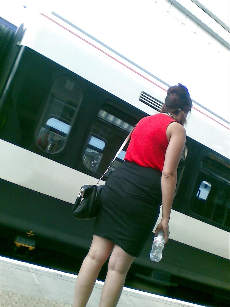 25P Sexy businesswomen with BIG asses in tight skirts