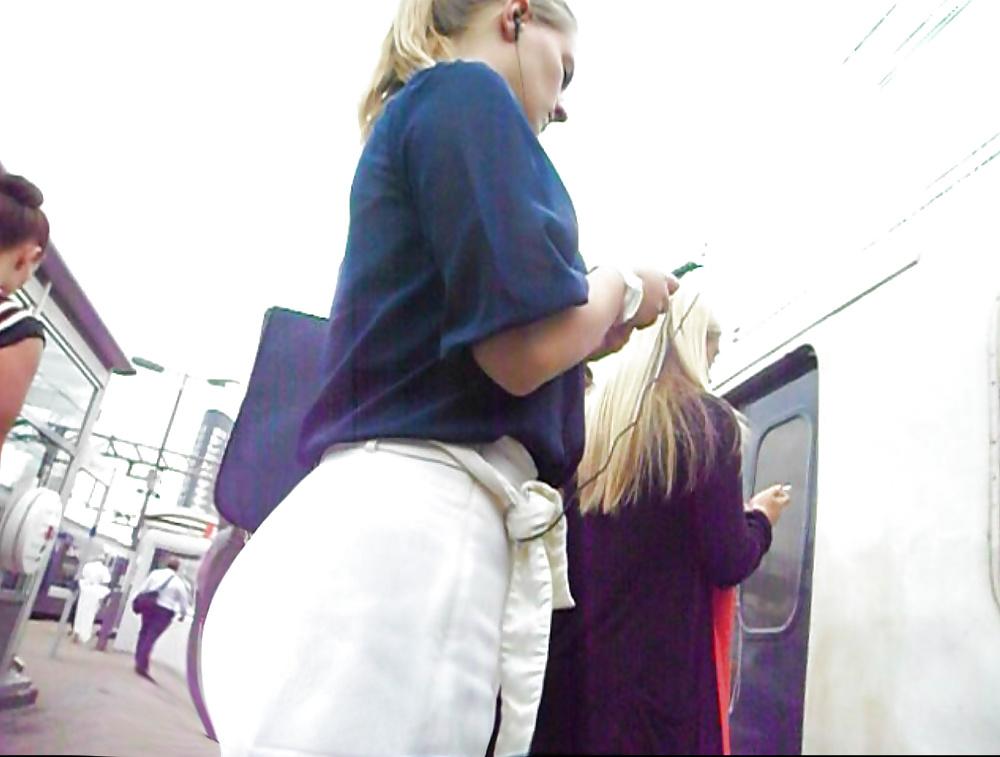 25P Sexy businesswomen with BIG asses in tight skirts