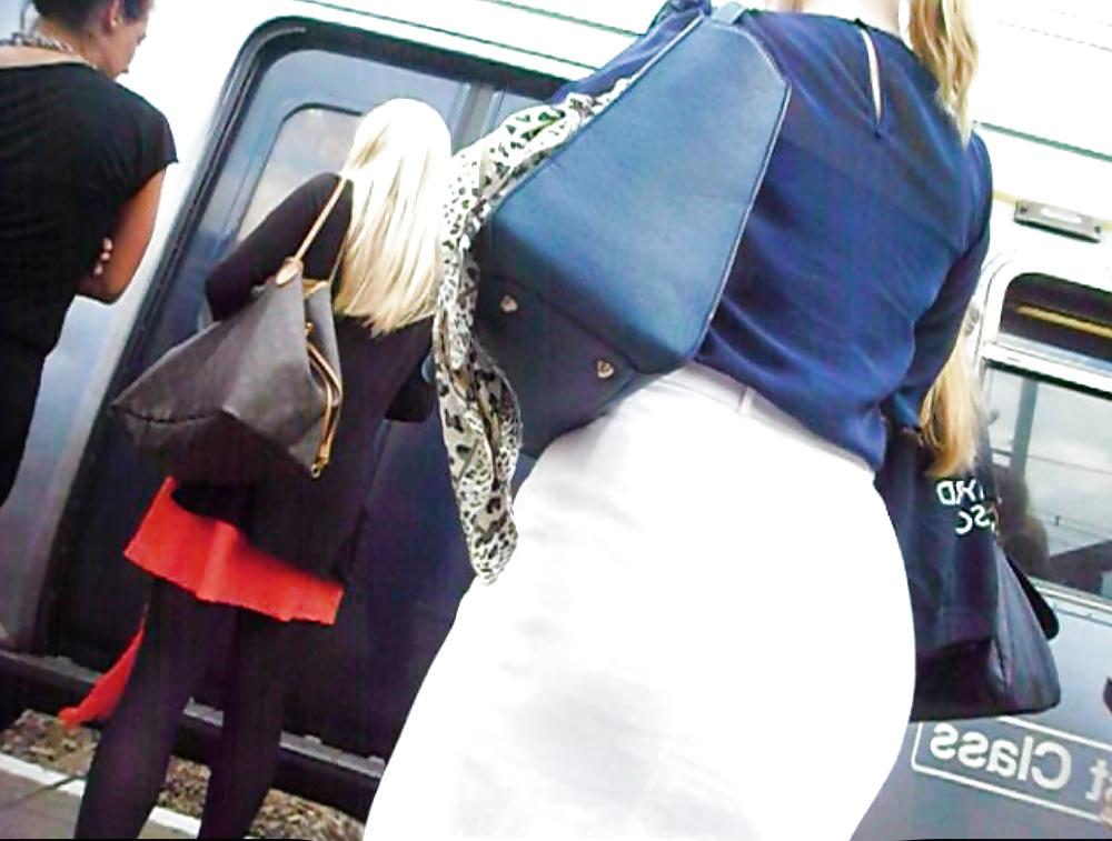 25P Sexy businesswomen with BIG asses in tight skirts