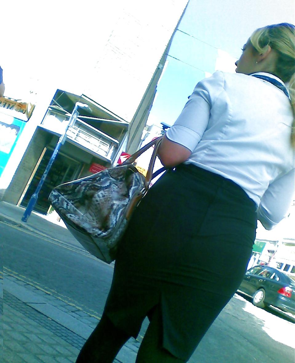 25P Sexy businesswomen with BIG asses in tight skirts