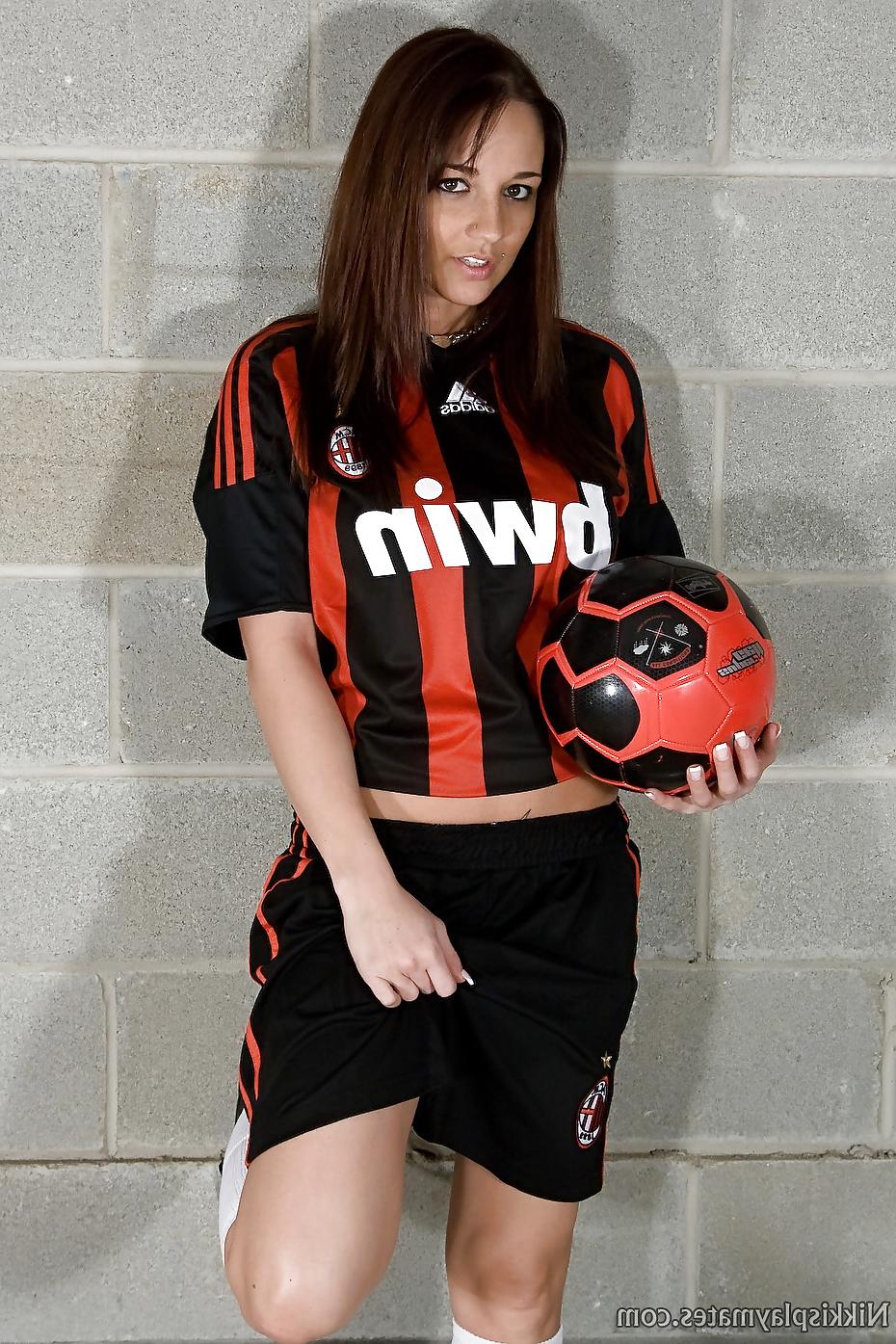 13P Sexy athletic girl - Nikki Sims