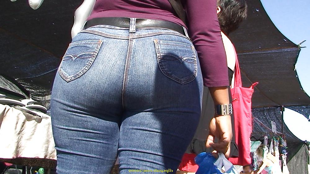 13P Hot candid ass