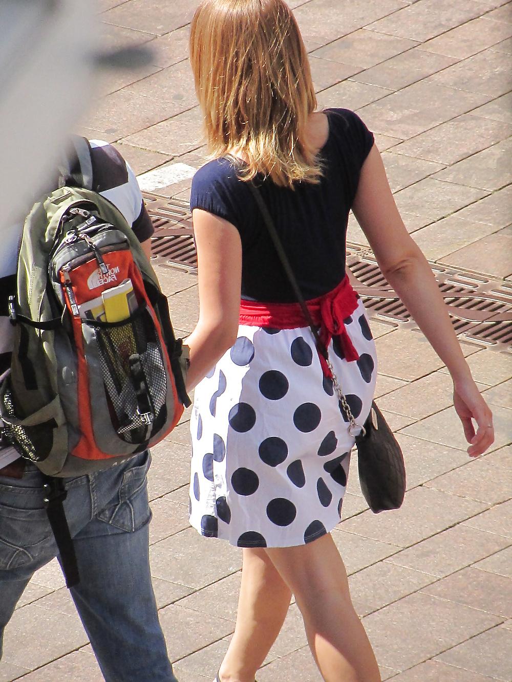 12P Voyeur Tits 1