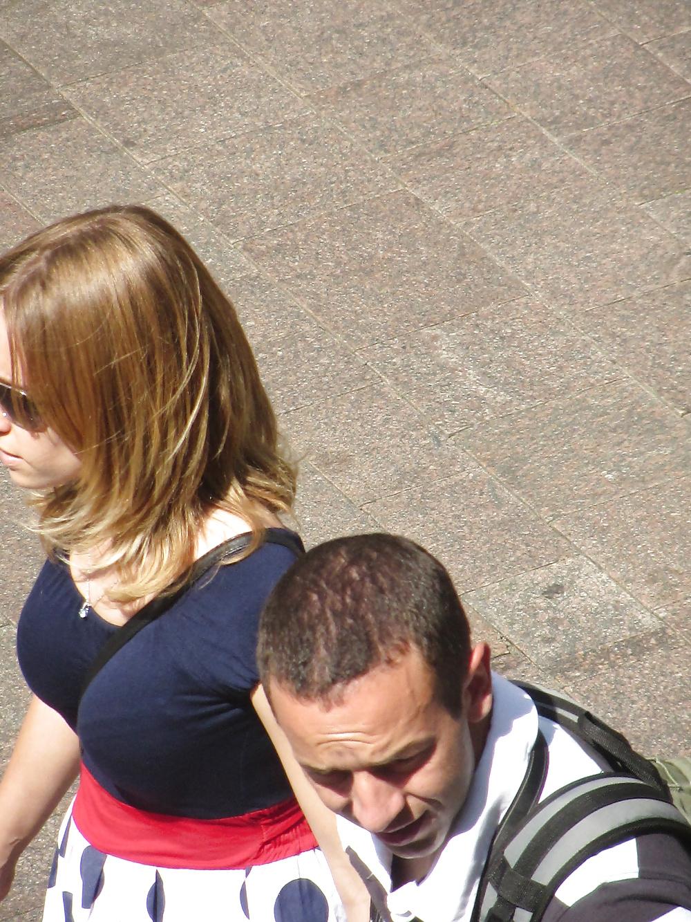 12P Voyeur Tits 1